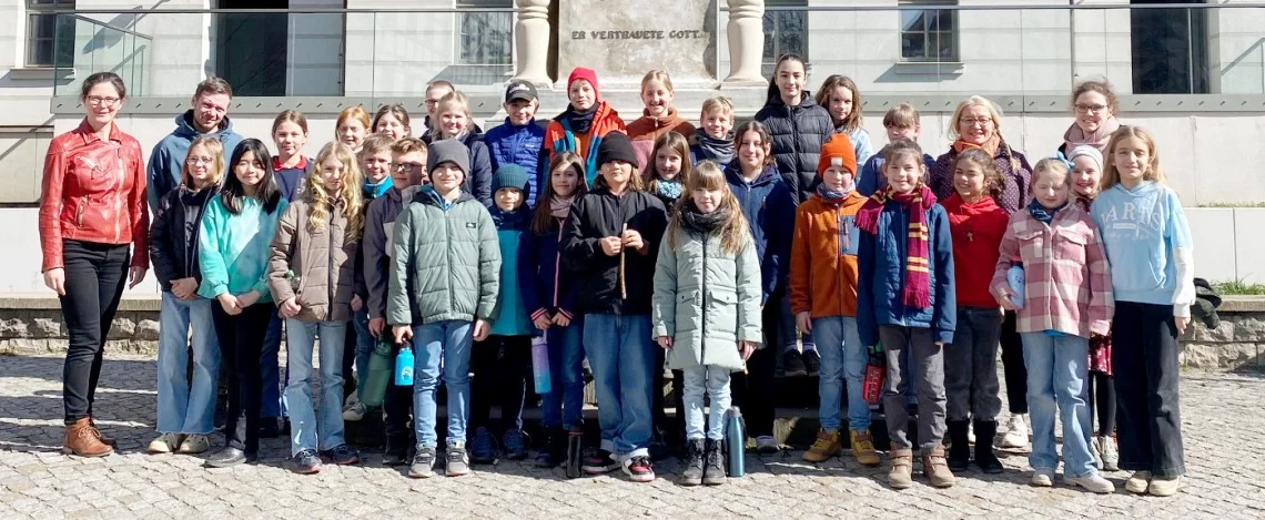 Gruppenfoto zum Schülersprecherforum der evangelischen Grundschulen in Halle.